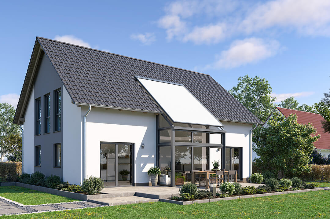 Einfamilienhaus mit einer großen Terrasse und einem Wintergarten der beschattet ist durch eine Wintergartenmarkise