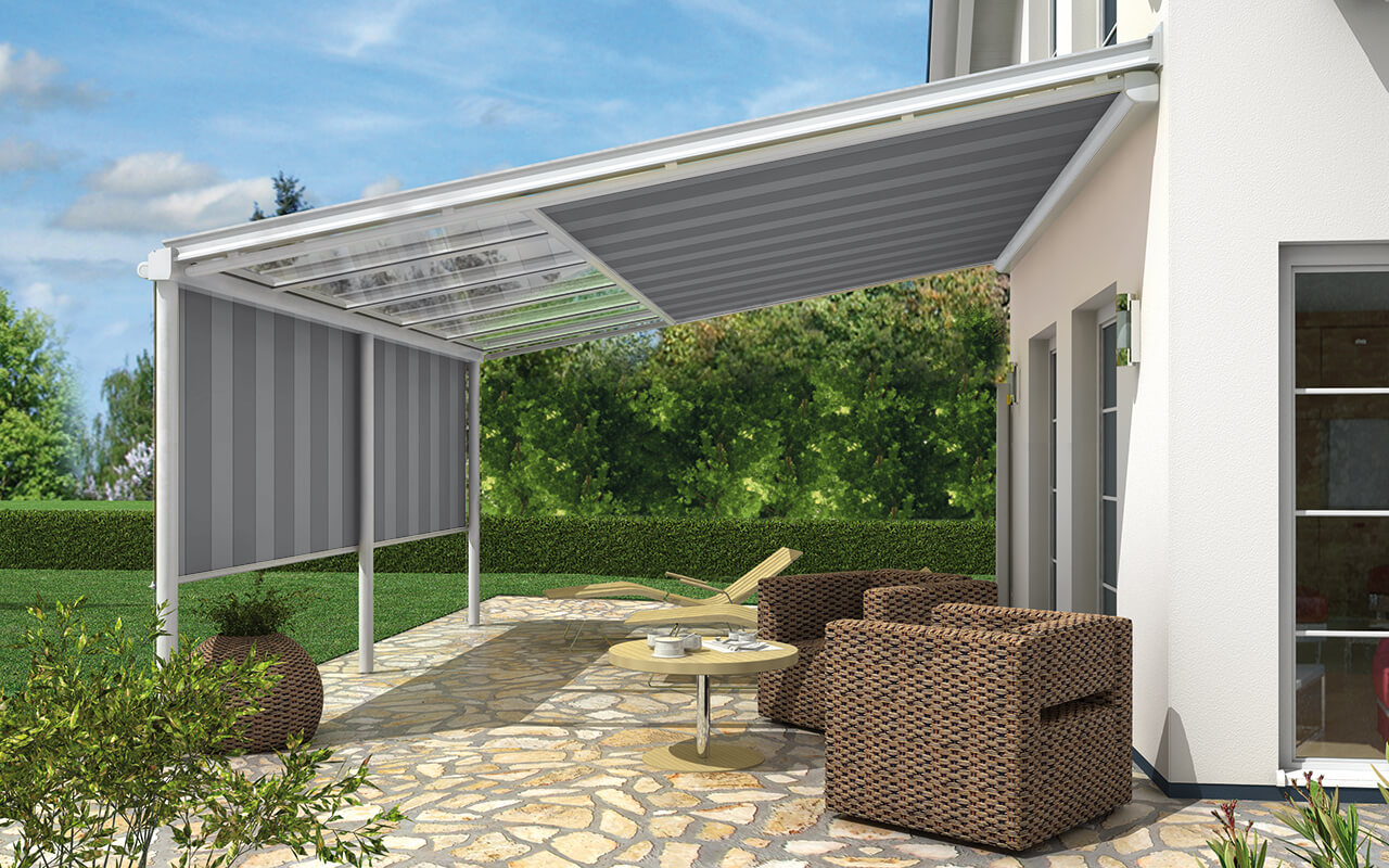 Terrasse mit einem Terrassendach und einer Terrassendachmarkise mit Schatten Plus