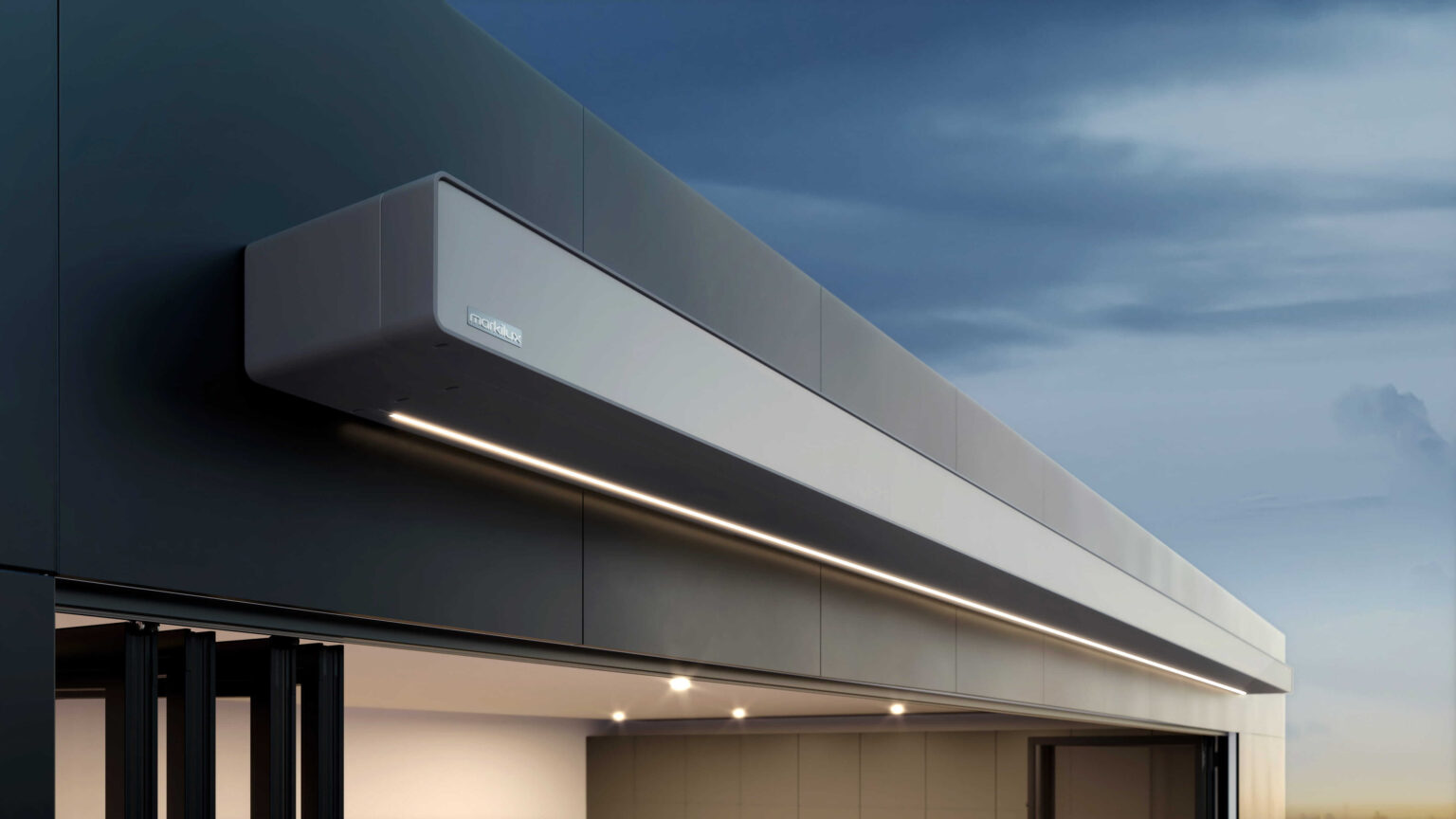 Kassettenmarkise mit LED Beleuchtung an einer modernen Hausfassade